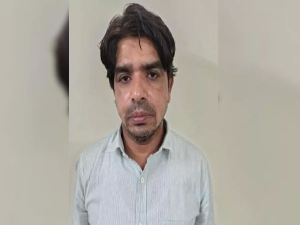 UP के लड़कों की पाकिस्तान में कराई ट्रेनिंग, हारून की गिरफ्तारी के बाद बड़े खुलासे UP के लड़कों की पाकिस्तान में कराई ट्रेनिंग, हारून की गिरफ्तारी के बाद बड़े खुलासे