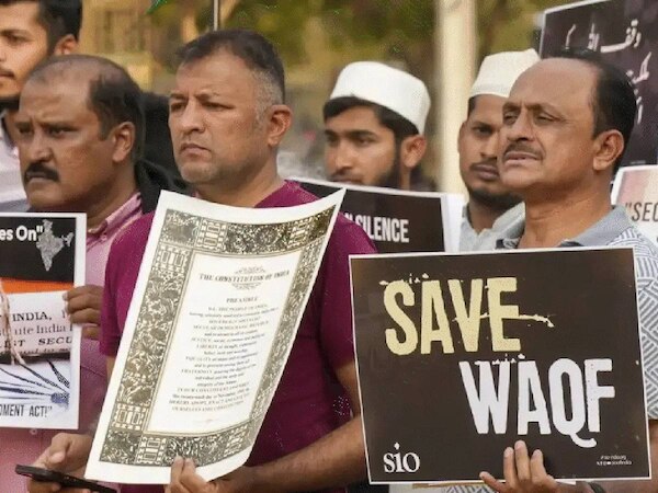 Mohali: कुराली में भी वक्फ संशोधन एक्ट 2025 के खिलाफ उठी आवाज, जमकर हुई नारेबाजी