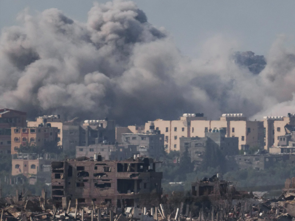 Gaza: सुबह होते ही इजराइल ने स्कूल पर दागी मिसाइल, महिलाओं और बच्चों समेत 20 की मौत Gaza: सुबह होते ही इजराइल ने स्कूल पर दागी मिसाइल, महिलाओं और बच्चों समेत 20 की मौत