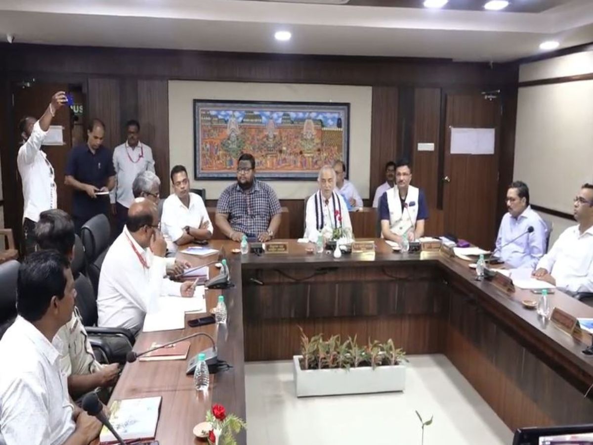 ଉଚ୍ଚ ଅଟ୍ଟାଳିକା ଉପରେ ଲାଗିବ ପ୍ରତିବନ୍ଧକ ? ଜାଣନ୍ତୁ କ'ଣ କହିଲେ ଗଜପତି ମହାରାଜା ଏବଂ ମୁଖ୍ୟ ପ୍ରଶାସକ ଉଚ୍ଚ ଅଟ୍ଟାଳିକା ଉପରେ ଲାଗିବ ପ୍ରତିବନ୍ଧକ ? ଜାଣନ୍ତୁ କ'ଣ କହିଲେ ଗଜପତି ମହାରାଜା ଏବଂ ମୁଖ୍ୟ ପ୍ରଶାସକ