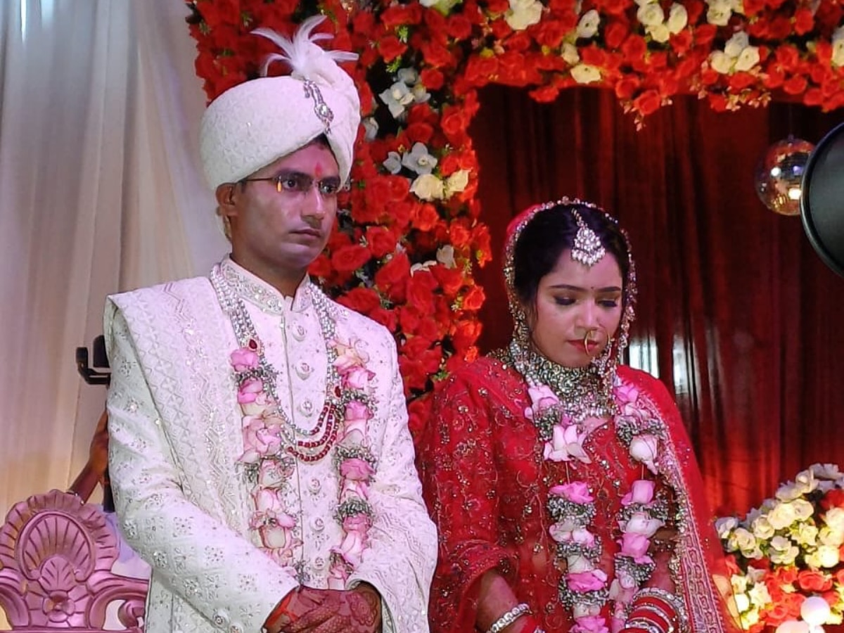 UPSC topper Shubham Kumar married BPSC topper and IRS officer Priyangi ...