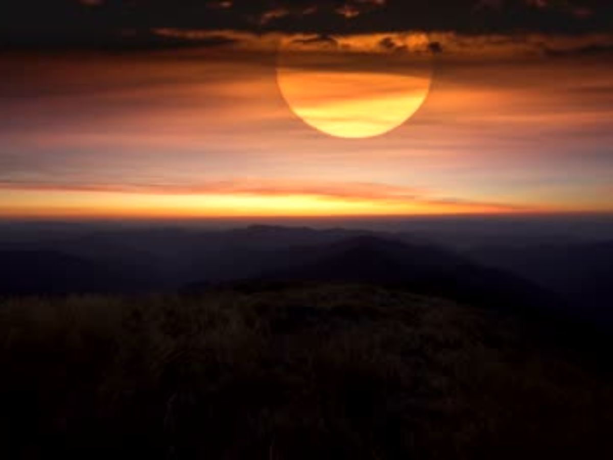 वो कौनसा देश जहां आधी रात को निकल आता है सूरज? गर्मी में केवल सवेरा और ठंड में अंधेरा...क्या ये जगह भारत में तो नहीं