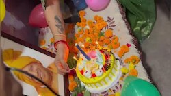 सीमा हैदर ने केक काटकर धूमधाम से मनाया सीएम योगी का जन्मदिन, मुख्यमंत्री को दी शुभकामनाएं