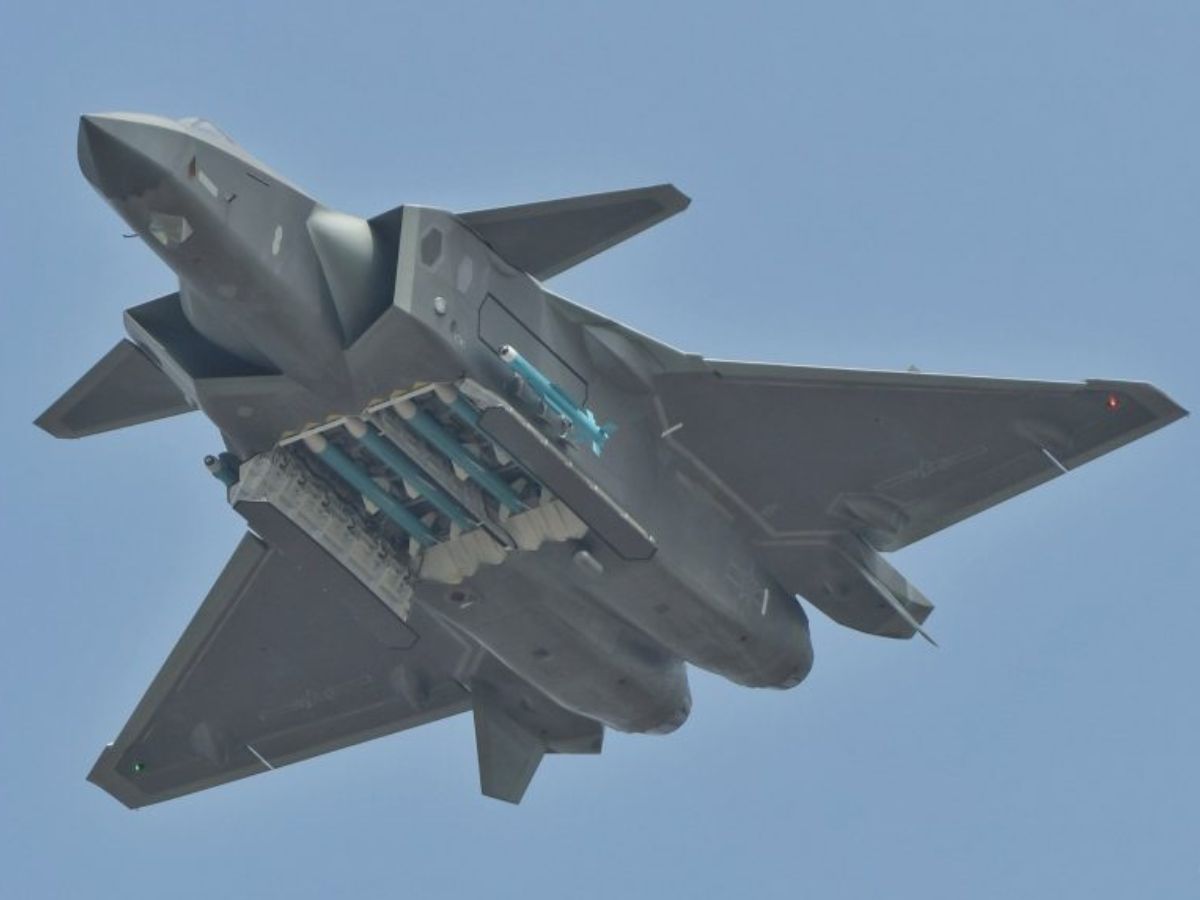 चीन का ये जेट बस नाम का 'फाइटर', पाक ने 50% कीमत में खरीदा तो भी होगा 100% नुकसान!