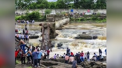 Bridge Collapse: ୫୦ରୁ ଅଧିକ ଲୋକ ଥିଲେ ସେତୁ ଉପରେ, ହଠାତ୍ ଭୁଶୁଡିଲା