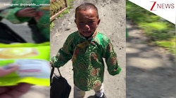 बैग उठाकर स्कूल से भागा छोटा सा बच्चा, टीचर ने पकड़ा तो बीच सड़क पर कर डाली नौटंकी; लोग बोले- 'दिन बन गया'