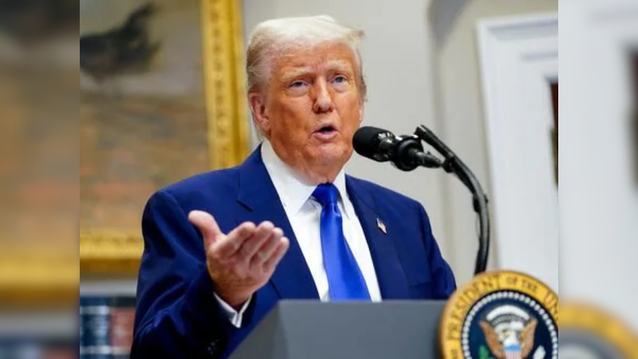 Iran Israel War: ईरान पर हमलों के बीच US ने दी धमकी; ट्रंप ने सुनाया तेहरान खाली करने का फरमान!