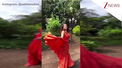ऑरेंज कलर की ड्रेस में भोजपुरी एक्ट्रेस Monalisa ने दिखाईं दिलकश अदाएं, वीडियो बार-बार देखने पर मजबूर हुई पब्लिक!