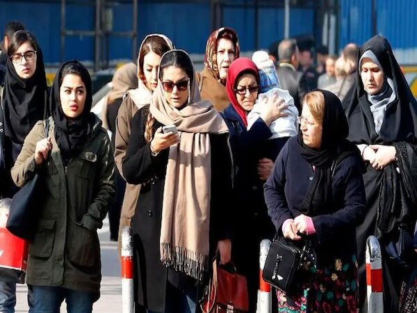 UP: युद्ध के बीच सिद्धार्थनगर के 17 लोग ईरान में फंसे, अपनों को सताने लगा ये डर