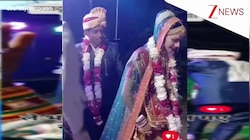 दूल्हे ने दुल्हन का हाथ पकड़ 'सैयां सुपरस्टार' गाने पर किया धमाकेदार डांस, लोग बोले- '36 के 36 गुण मिल गए'
