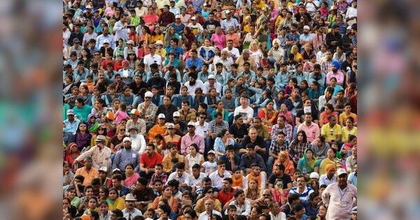 तेजी से कौनसा धर्म छोड़ रहे लोग और कहां होता है सबसे अधिक धर्म परिवर्तन? पढ़ें- ये रिपोर्ट