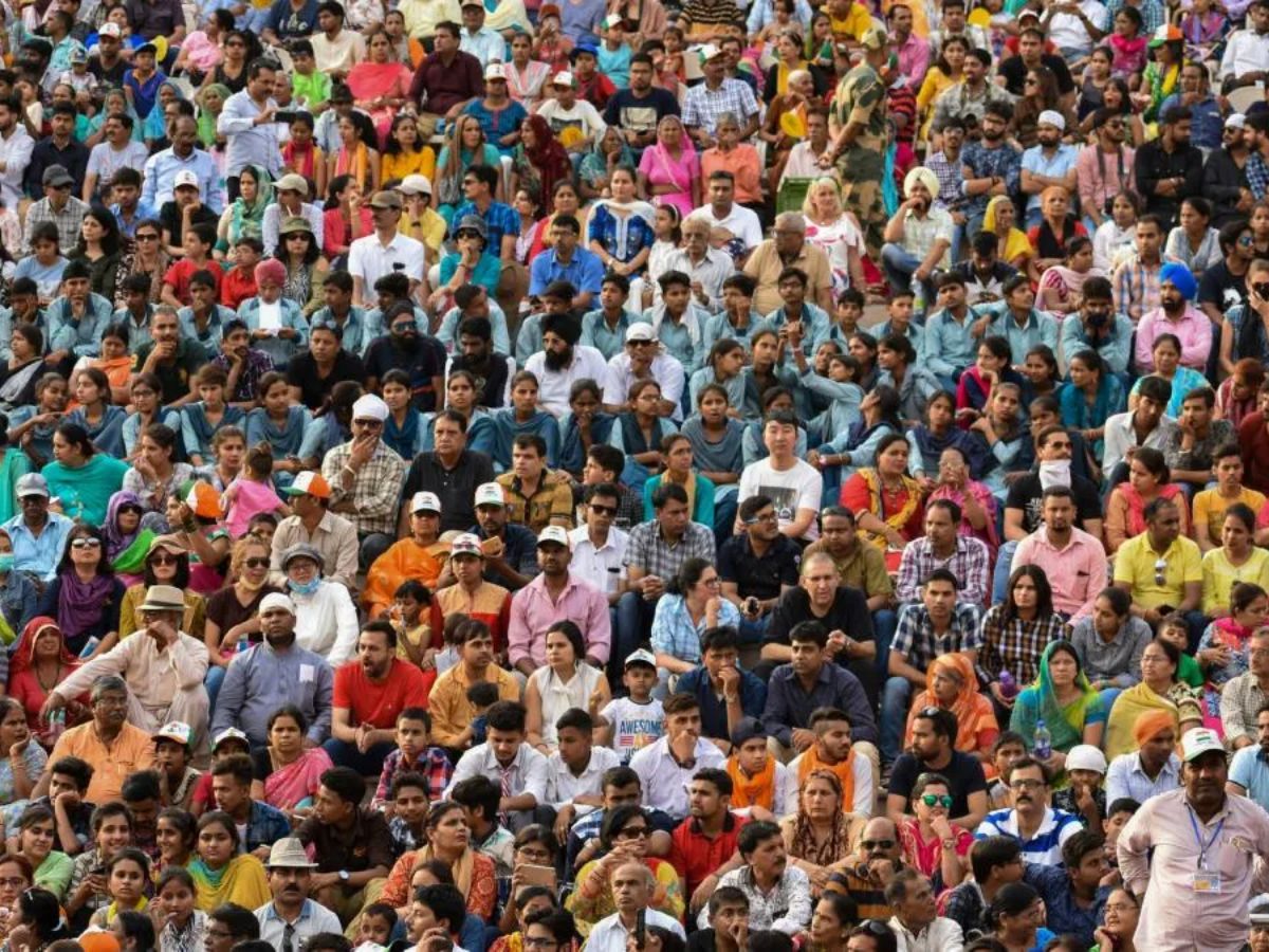 तेजी से कौनसा धर्म छोड़ रहे लोग और कहां होता है सबसे अधिक धर्म परिवर्तन? पढ़ें- ये रिपोर्ट