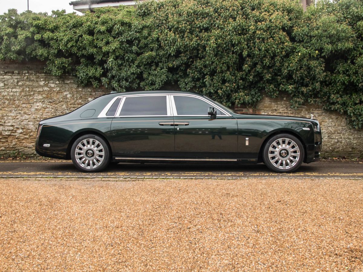 ये है भारत में सबसे महंगी कार, पूरे देश में सिर्फ इन दो लोगों के पास है ये लग्जरी गाड़ी