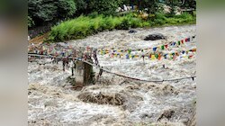 गाजे-बाजे के साथ आया मॉनसून, हिमाचल-उत्तराखंड में बिगड़े हालात, जानें दिल्ली का हाल 
