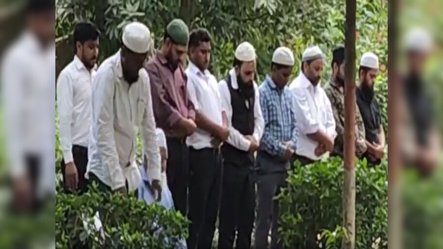 Ghaziabad कलेक्ट्रेट पार्क में नमाज पर बवाल, हिंदू संगठनों ने दे डाली ये चेतावनी