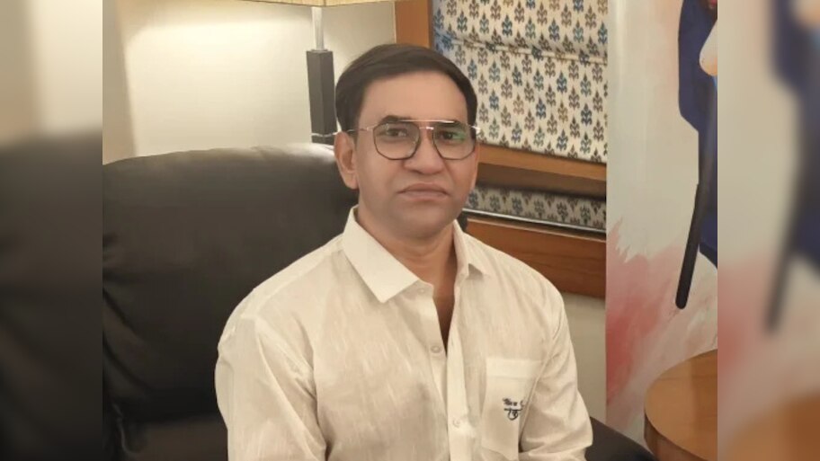 पटना पहुंचे दिनेश लाल यादव ‘निरहुआ’, सीएम नीतीश, भोजपुरी सिनेमा, बाबा बागेश्वर और भाषा विवाद पर दी बेबाक राय