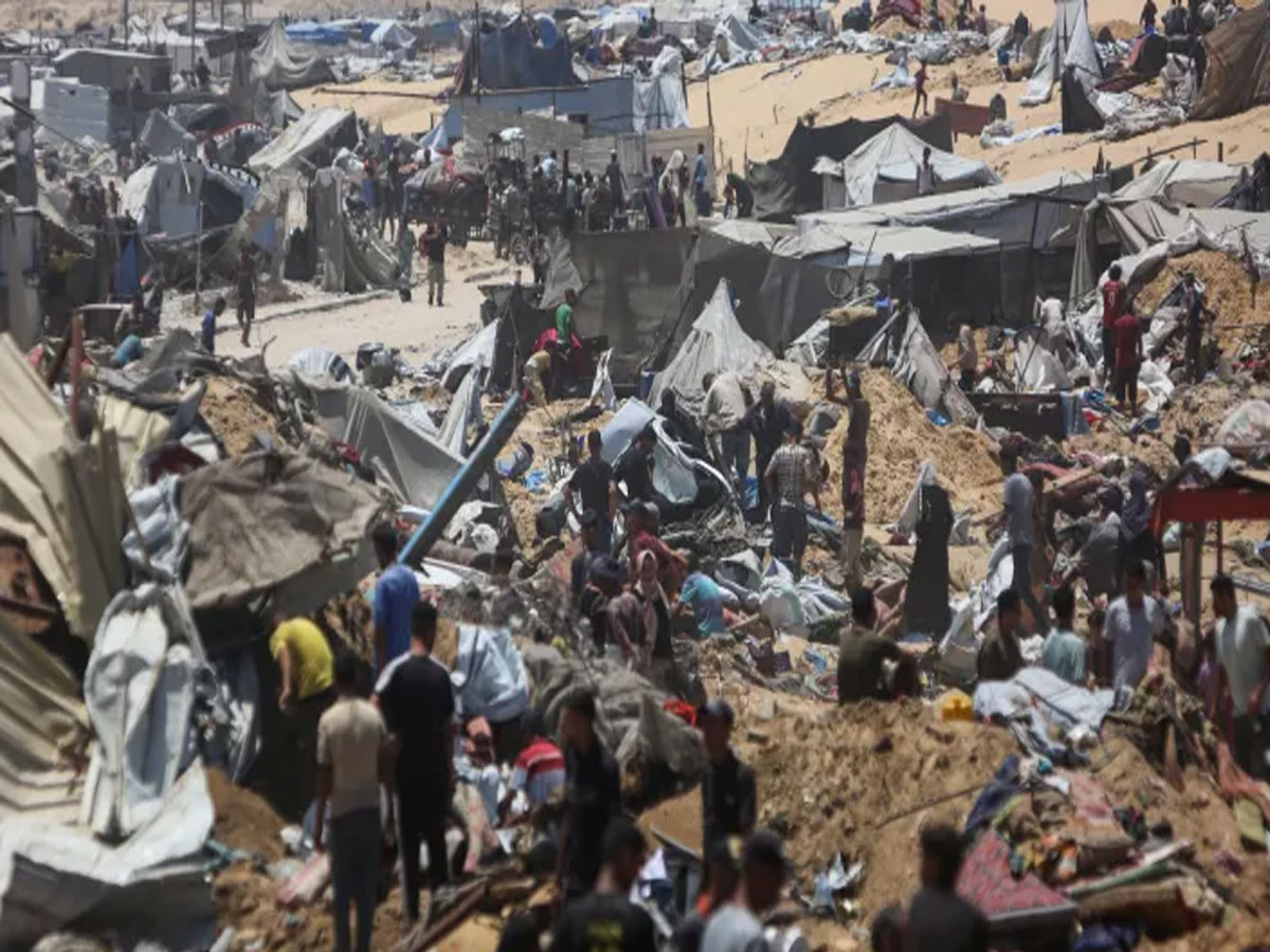 Gaza: खाना लेने गए थे, लाश बनकर लौटे; इजरायली फौज की गोलीबारी में 100 की मौत Gaza: खाना लेने गए थे, लाश बनकर लौटे; इजरायली फौज की गोलीबारी में 100 की मौत