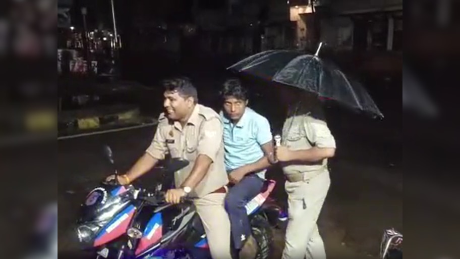 भगवान के भंडारे में भी भूखे से पूछा गया धर्म; फैज़ के खिलाफ दर्ज हुआ मुकदमा