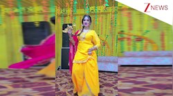 हल्दी सेरेमनी में भाभी जी ने लूटी महफिल, पंजाबी गाने 'जुत्ती ले दे घुंघरू वाली' पर थिरकीं ऐसे कि दिल पिघल जाए