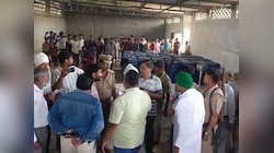 जहर बनकर बरस रहा केमिकल, सूख रही जमीन, एटा के किसान रो रहे खून के आंसू!