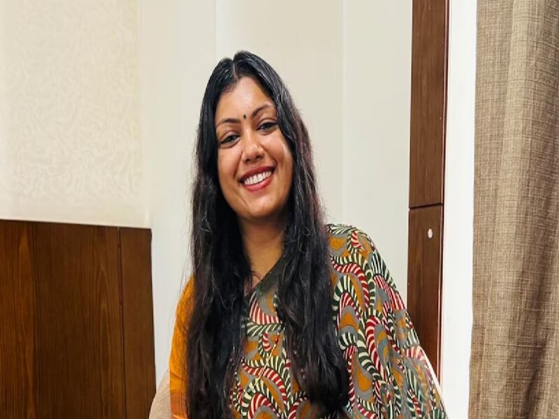 who is medha Rupam appointed as Noida DM National Leval Rifle shooter ...