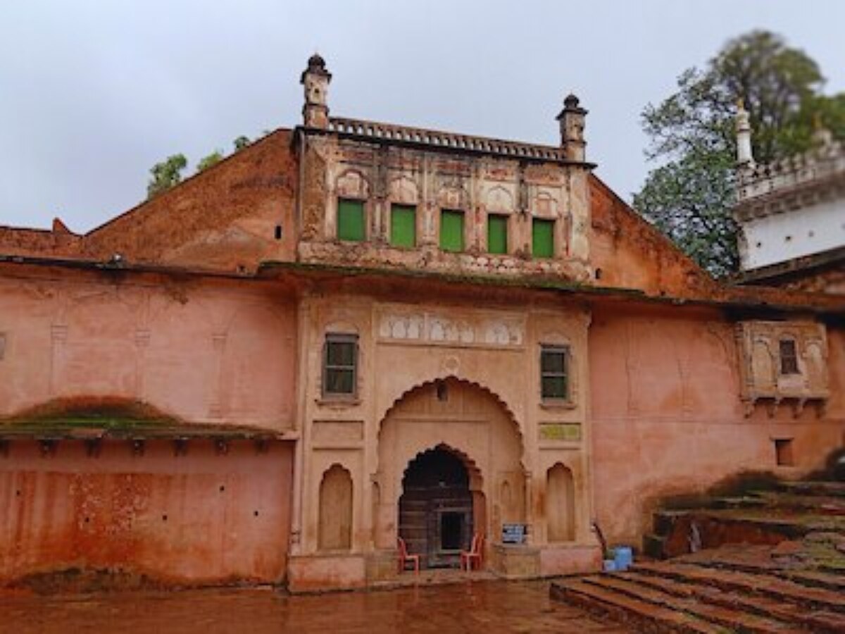 gauhar mahal is beautiful monument of bhopal history is related to ...