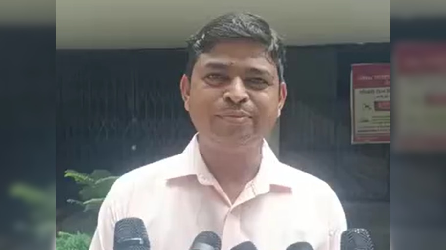 Bijnor: उर्दू पढ़ाने पर मुस्लिम टीचर सस्पेंड; छात्रों ने लगाए गंभीर आरोप