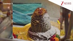 Varanasi: काशी विश्वनाथ मंदिर में आखिरी सावन के सोमवार पर हुई मंगल आरती, फूलों और चंदन से किया बाबा का श्रृंगार