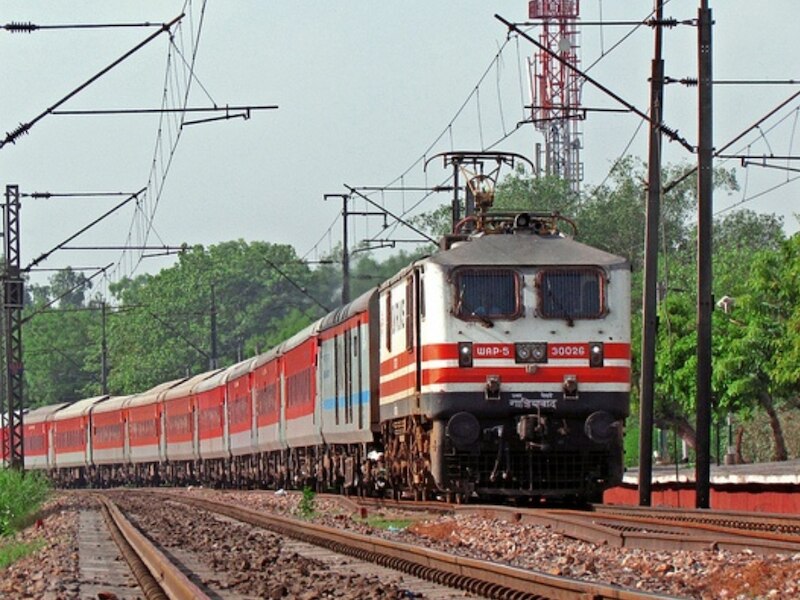 Vande Bharat Rajdhani Express Duronto Superfast mail train what is top ...
