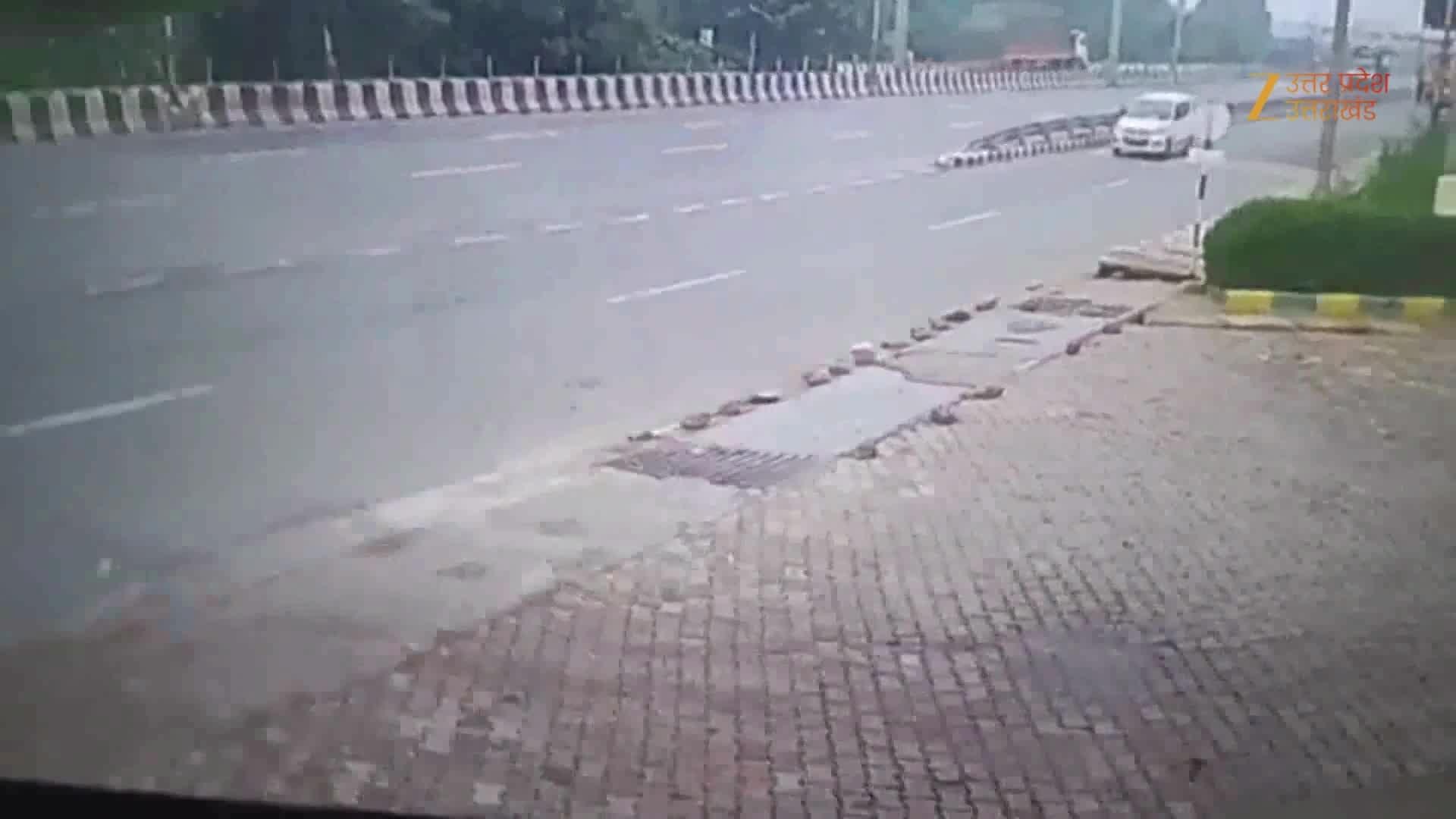 uncontrolled car rammed into standing truck in hapur watch live ...