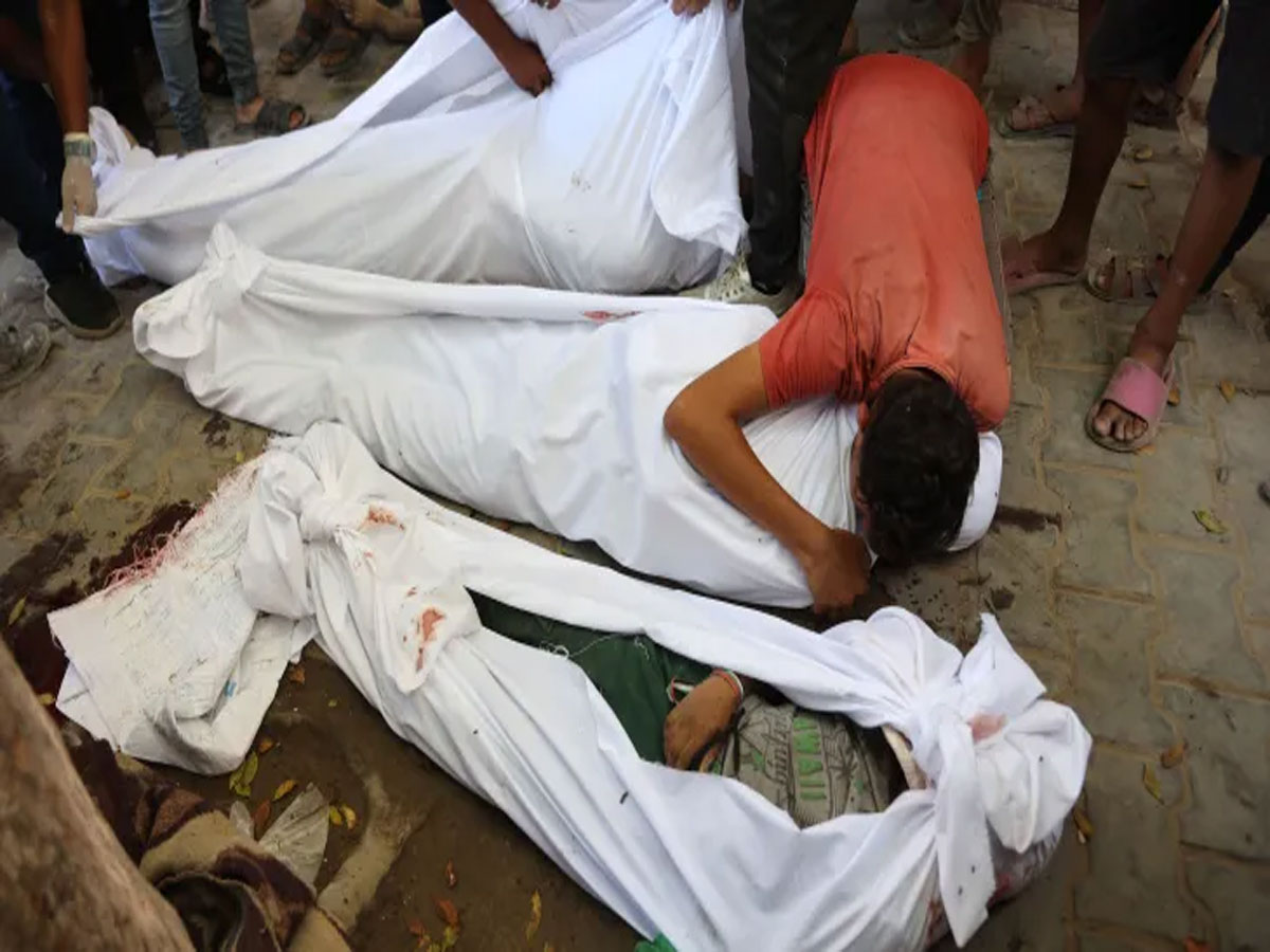 गए थे खाना लेने, लेकिन कफन में लौटे; गाजा में इजरायल का नरसंहार जारी, 138 की मौत गए थे खाना लेने, लेकिन कफन में लौटे; गाजा में इजरायल का नरसंहार जारी, 138 की मौत