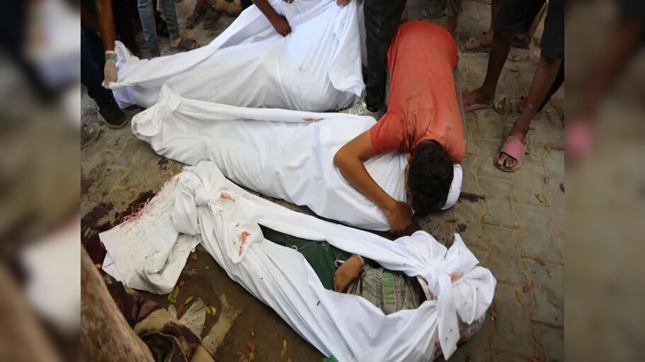 गए थे खाना लेने, लेकिन कफन में लौटे; गाजा में इजरायल का नरसंहार जारी, 138 की मौत