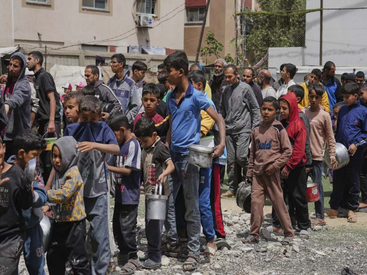 Gaza Death: खाना लेने के लिए लगाई कतार, जो IDF ने बरसाई गोलियां; 34 की मौत Gaza Death: खाना लेने के लिए लगाई कतार, जो IDF ने बरसाई गोलियां; 34 की मौत