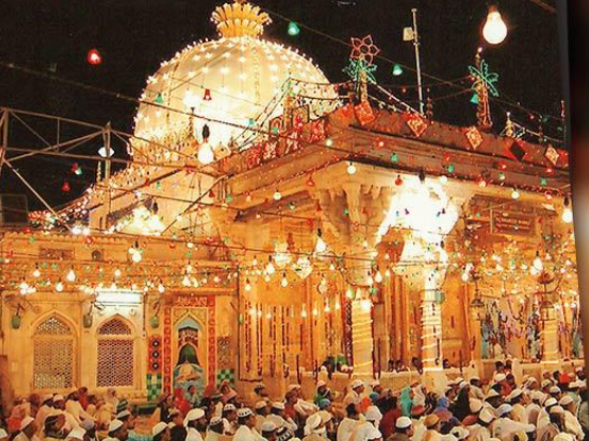 अजमेर पर चढ़ा Eid Milad Un Nabi का रंग; दरगाह पर महफिल-ए-सलाम की तैयारियां शुरू अजमेर पर चढ़ा Eid Milad Un Nabi का रंग; दरगाह पर महफिल-ए-सलाम की तैयारियां शुरू