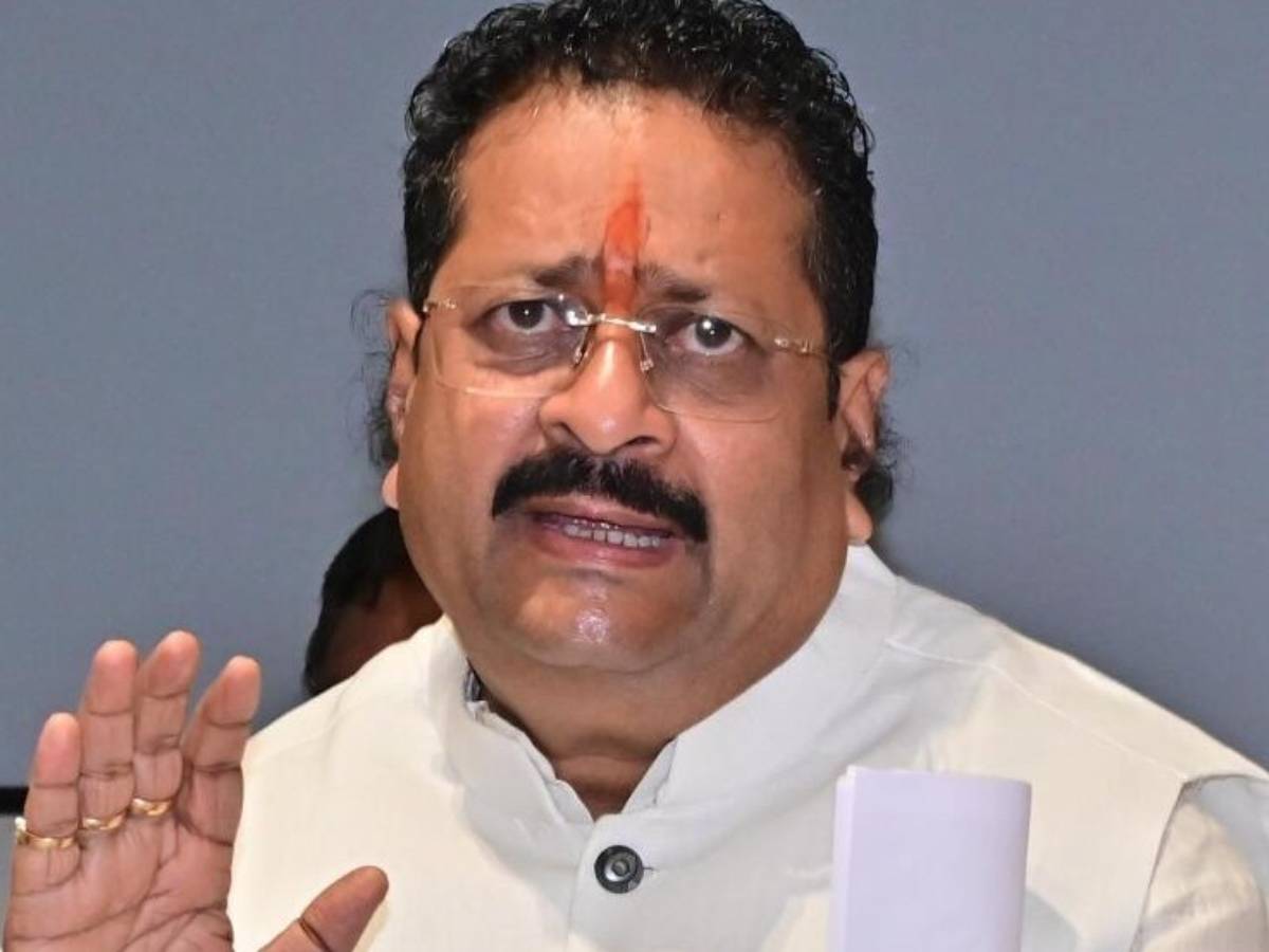 पूर्व बीजेपी MLA ने हिंदू नौजवानों को दिया 'भगवा लव ट्रैप' का ऑफर; मुस्लिम लड़कियों से शादी करने पर मिलेंगे लाखों पूर्व बीजेपी MLA ने हिंदू नौजवानों को दिया 'भगवा लव ट्रैप' का ऑफर; मुस्लिम लड़कियों से शादी करने पर मिलेंगे लाखों