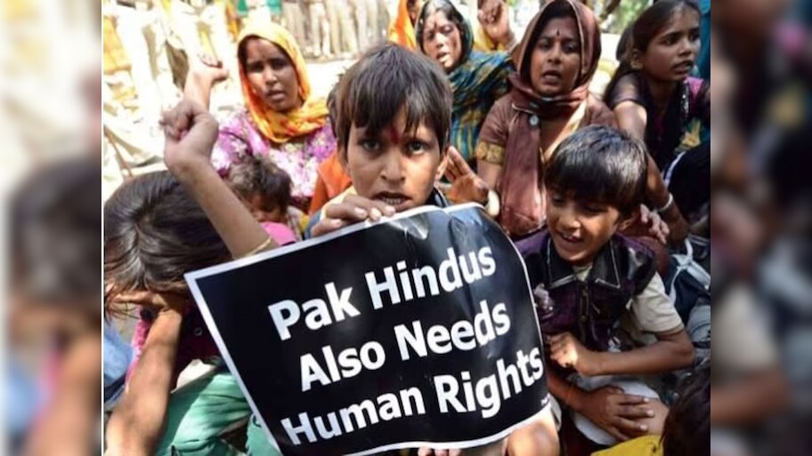 पाकिस्तान के अल्पसंख्यकों का टूटा सब्र का बांध, सड़क पर उतरे हजारों लोग; सरकार से की बड़ी डिमांड