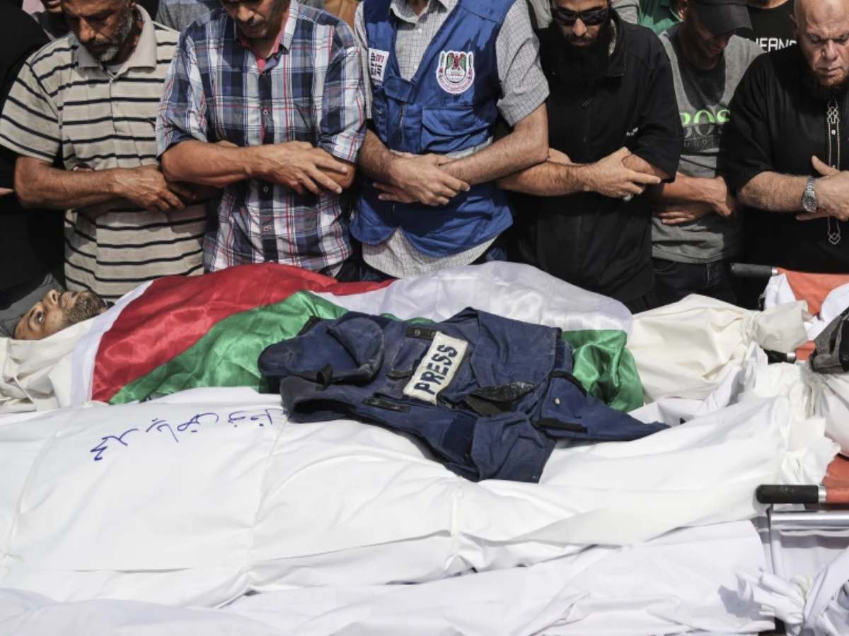 Israel के पत्रकारों को टारगेट करने का क्या है मतलब? 184 को उतार चुका मौत के घाट Israel के पत्रकारों को टारगेट करने का क्या है मतलब? 184 को उतार चुका मौत के घाट