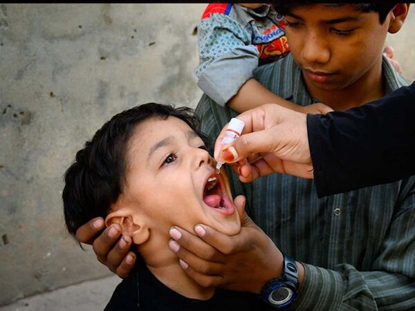 Pakistan में 42 जगहों पर मिला पोलियो वायरस, जुलाई में आए 3 केस