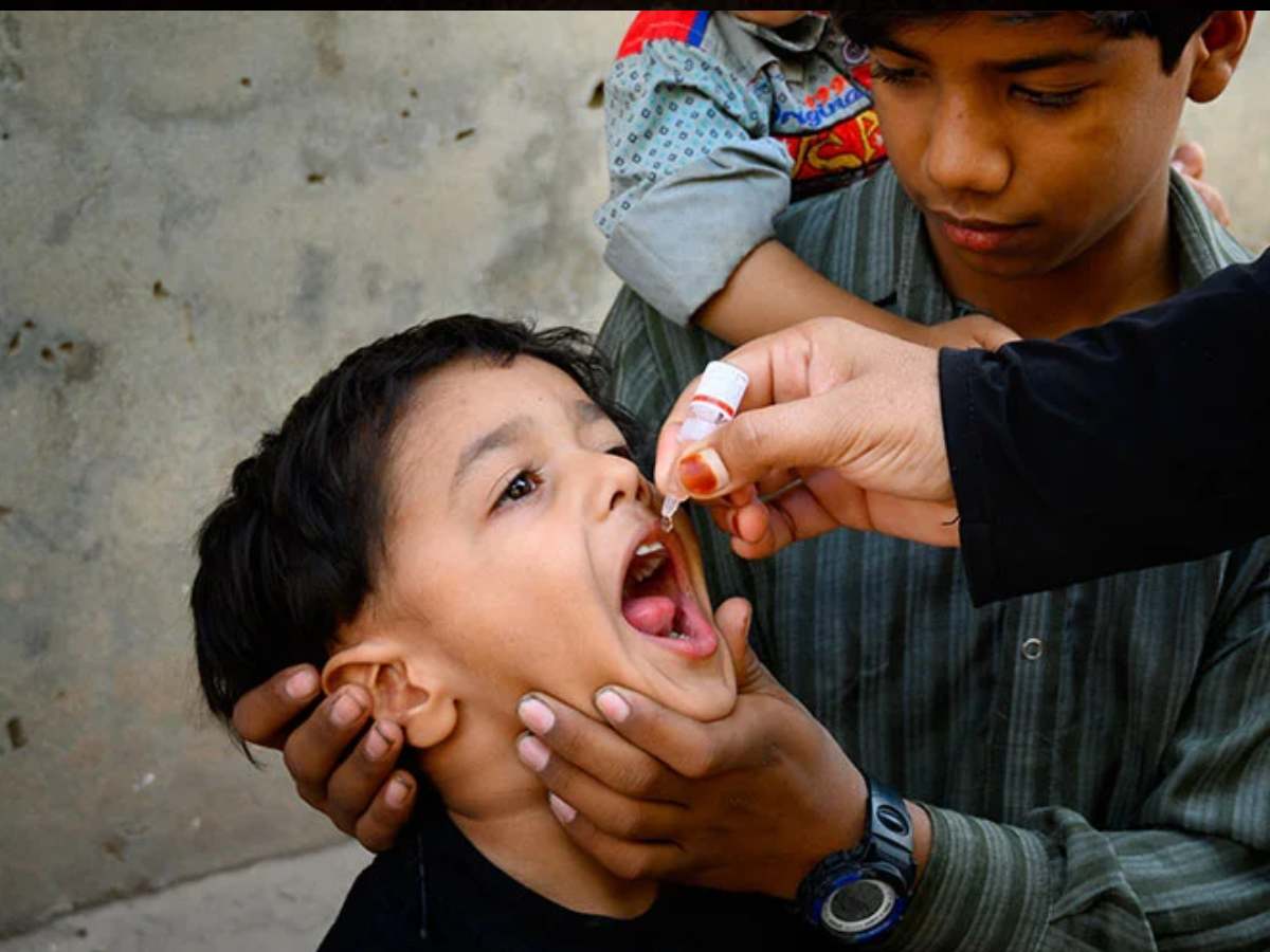Pakistan में 42 जगहों पर मिला पोलियो वायरस, जुलाई में आए 3 केस Pakistan में 42 जगहों पर मिला पोलियो वायरस, जुलाई में आए 3 केस