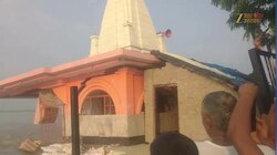देखिये शारदा नदी का रौद्र रूप! पलक झपकते ही उफनती लहरों में समाया शिव मंदिर, वीडियो हुआ वायरल