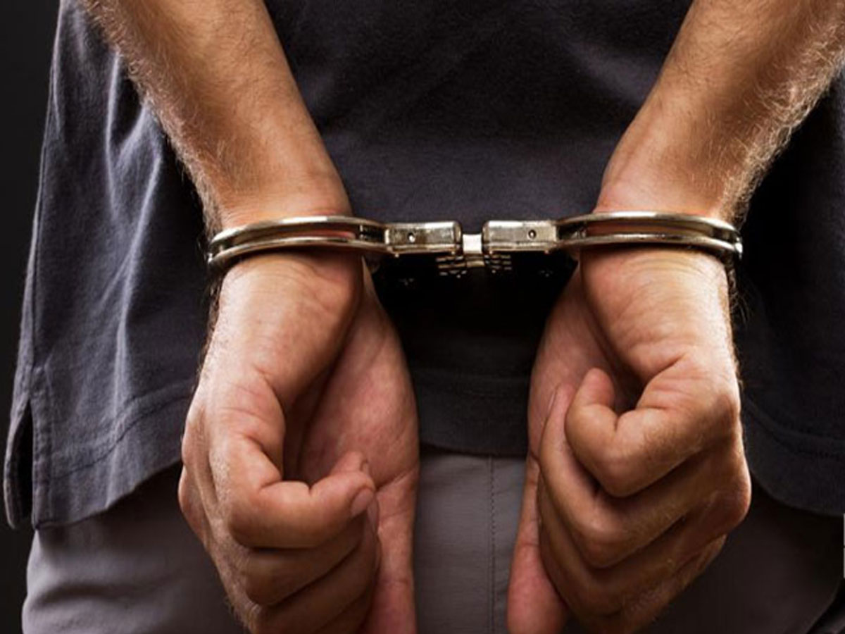 इटावा में अवैध असलहा कारोबार का पर्दाफाश, मस्जिद के इमाम समेत कई गिरफ्तार इटावा में अवैध असलहा कारोबार का पर्दाफाश, मस्जिद के इमाम समेत कई गिरफ्तार