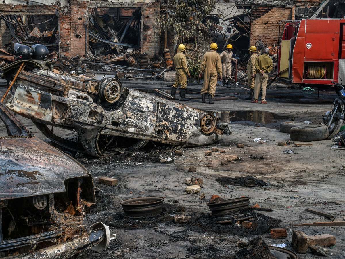 Delhi दंगों में लगे थे गंभीर इल्जाम, 5 साल बाद तीन बेगुनाह मुस्लिम बाइज्जत बरी Delhi दंगों में लगे थे गंभीर इल्जाम, 5 साल बाद तीन बेगुनाह मुस्लिम बाइज्जत बरी