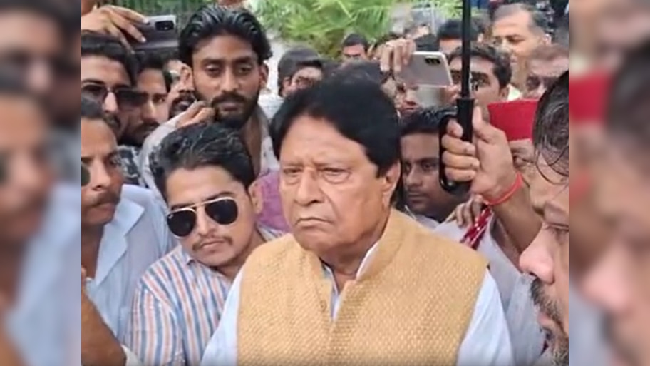 रामजीलाल सुमन को एएमयू में नहीं मिली एंट्री; छात्रों ने गेट पर ही सुनाई पीड़ा