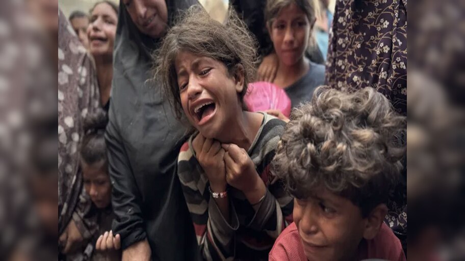 गाजा में नेतन्याहू की फौज कर रही है नरसंहार, अस्पताल पर हमला कर मासूमों की ली जान