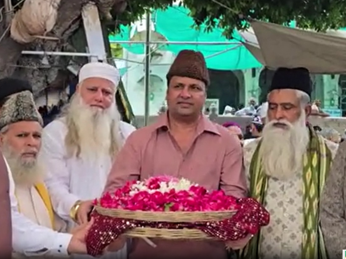 अजमेर से निकला अमन का कारवां; ईद मिलाद पर दिखेगा सादगी और शरीयत का रंग अजमेर से निकला अमन का कारवां; ईद मिलाद पर दिखेगा सादगी और शरीयत का रंग
