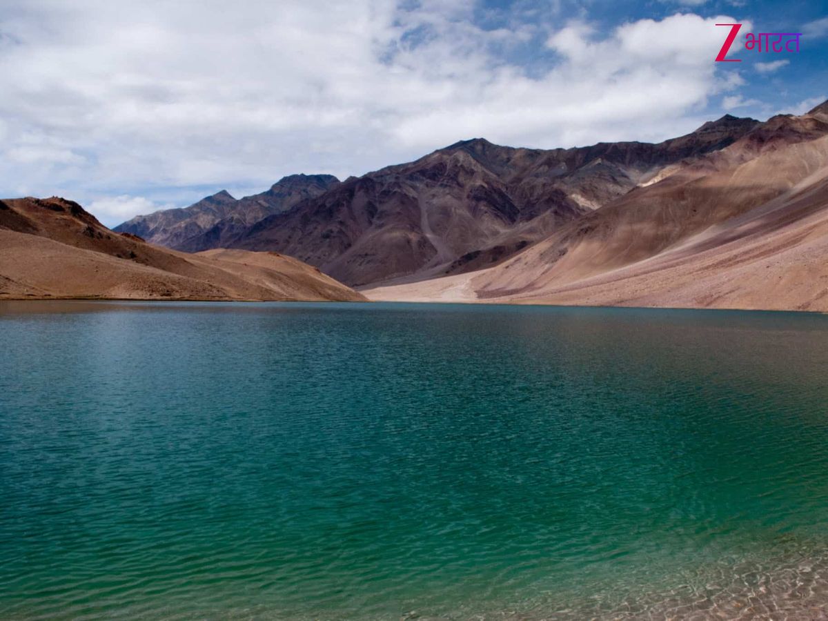 भारत की सबसे रहस्यमयी झील, जहां दिन में तीन बार बदलता है पानी का रंग