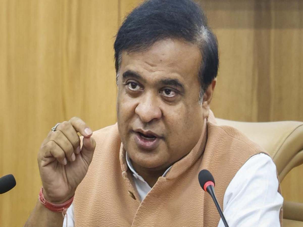 Assam सरकार का बड़ा ऐलान, 18 साल से ऊपर के लोग नहीं बनवा पाएंगे आधार कार्ड Assam सरकार का बड़ा ऐलान, 18 साल से ऊपर के लोग नहीं बनवा पाएंगे आधार कार्ड