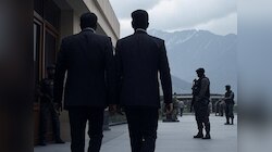 Jammu Kashmir: 2 सरकारी कर्मचारी दे रहे आतंकियों का साथ, किए गए बर्खास्त