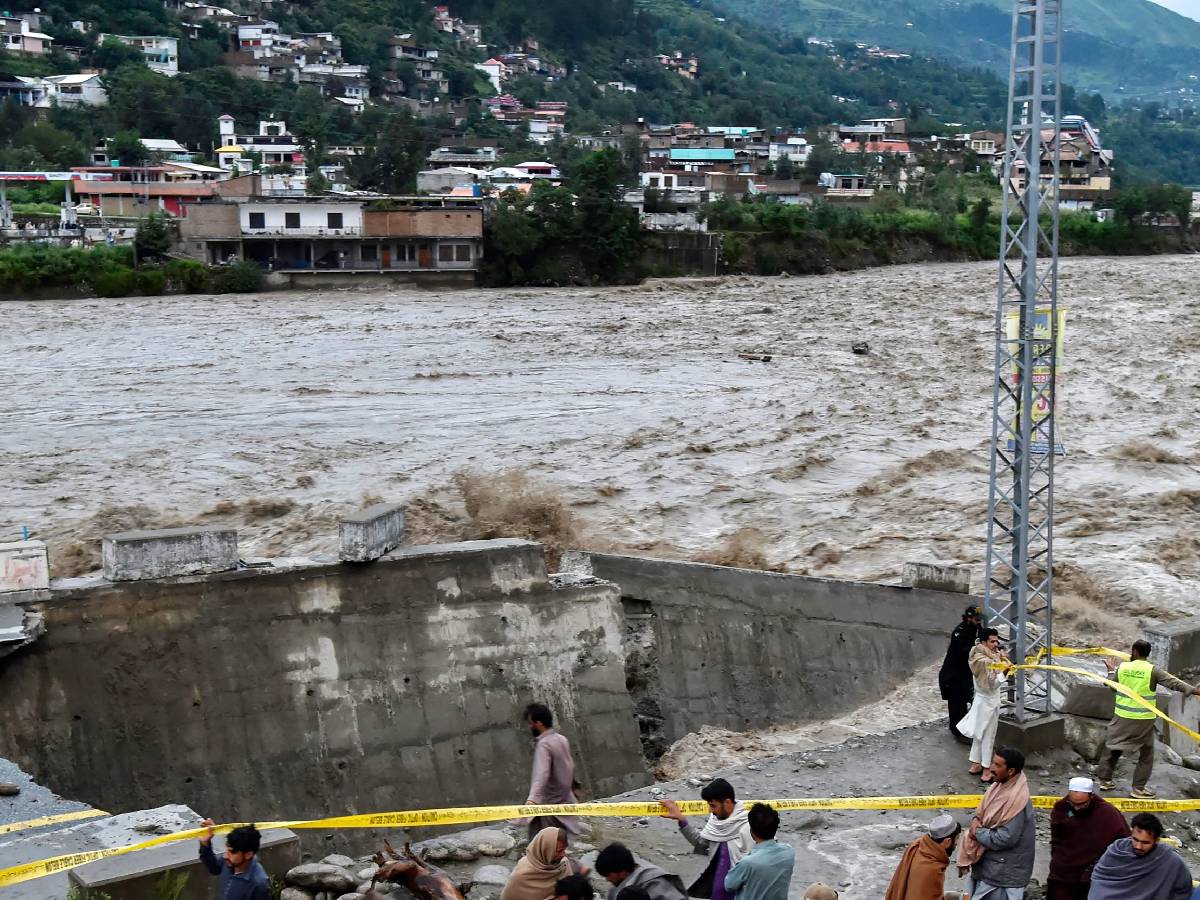 NDMA की एडवाइजरी से पाकिस्तान में खौफ का माहौल, अभी और कहर बरपाएगा पानी NDMA की एडवाइजरी से पाकिस्तान में खौफ का माहौल, अभी और कहर बरपाएगा पानी