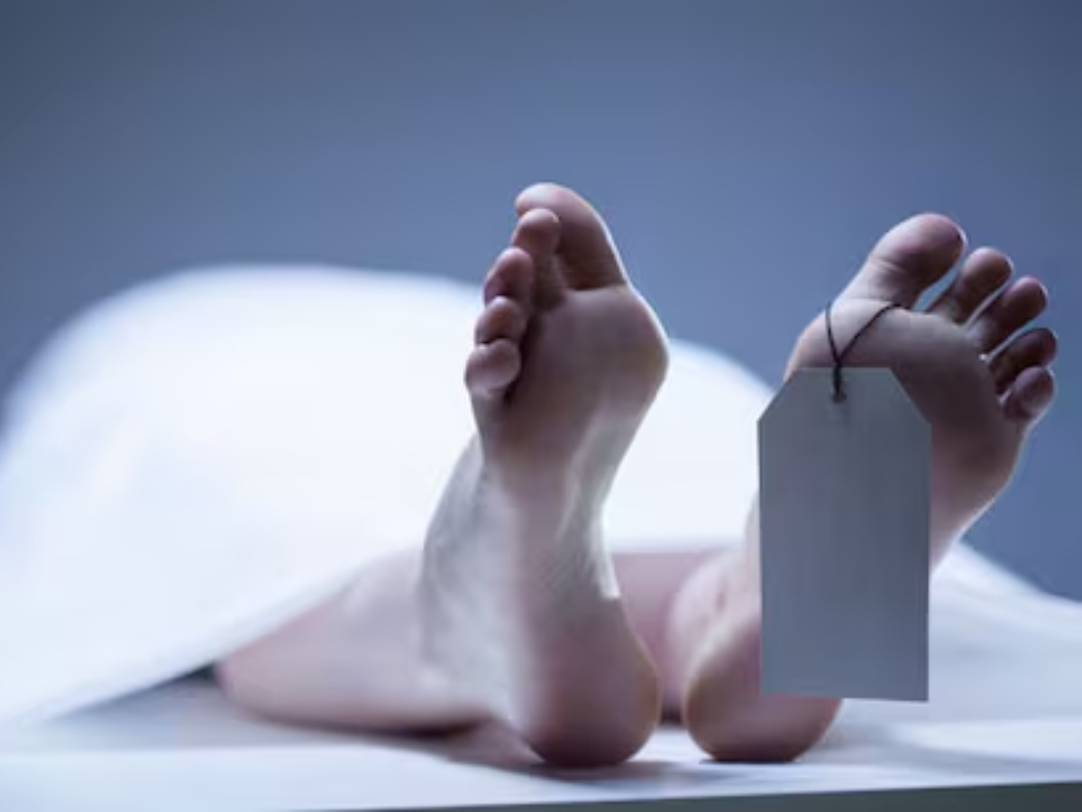 मुंबई में बांग्ला बोलना पड़ा भारी; 'बांग्लादेशी' बोलकर पुलिस ने पीटा, हाबड़ा लौटे गुलाम मंडल की मौत मुंबई में बांग्ला बोलना पड़ा भारी; 'बांग्लादेशी' बोलकर पुलिस ने पीटा, हाबड़ा लौटे गुलाम मंडल की मौत